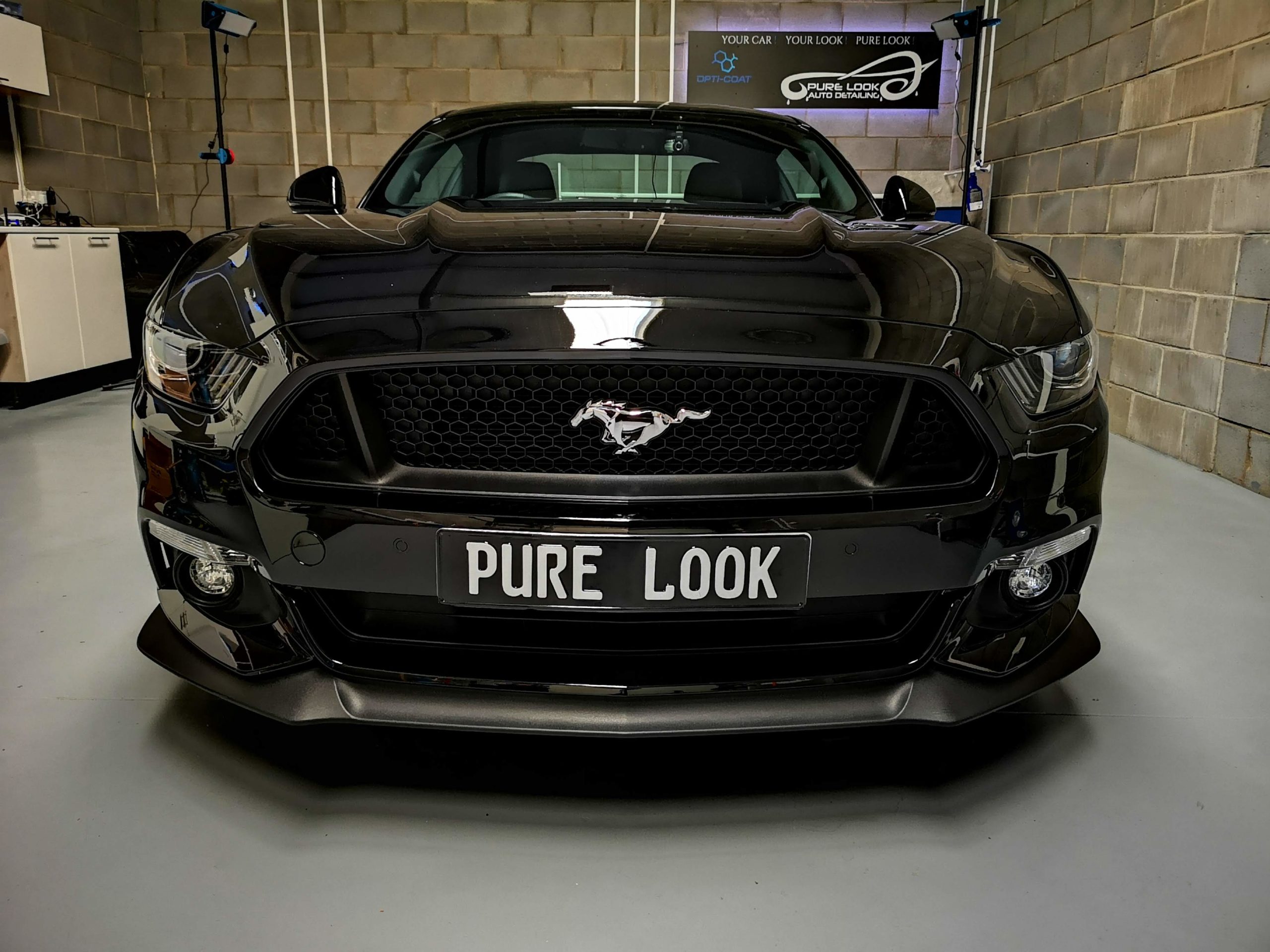 front ford mustan clean car exterior car valeting auto detailing paint correction