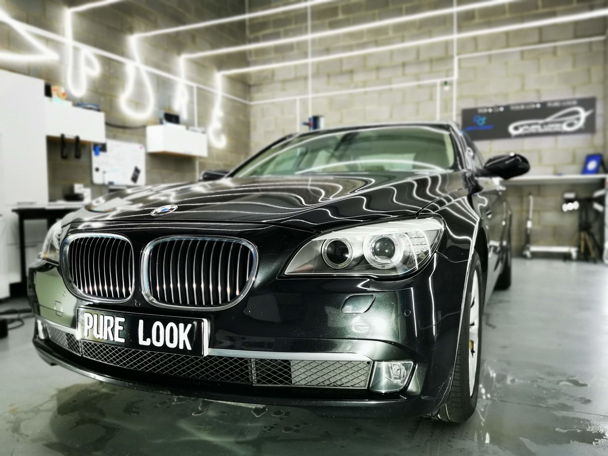 shine bmw car front after paint corection